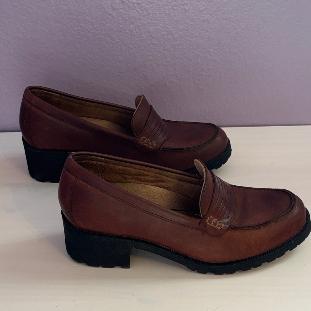 Eastland Woman’s Dark Brown Leather Loafers With Small Heel - Picture 6 of 8